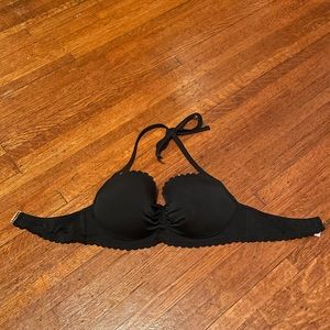 BLACK VS RUFFLE BIKINI TOP 34D